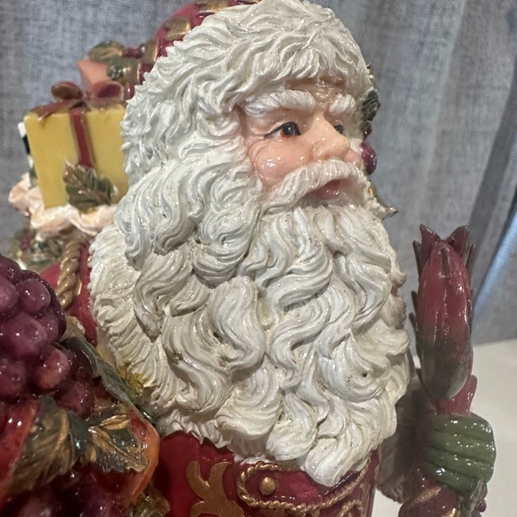 Fitz&Floyf 9” renaissance Santa music box. Plays Deck the Halls. - Picture 4 of 10